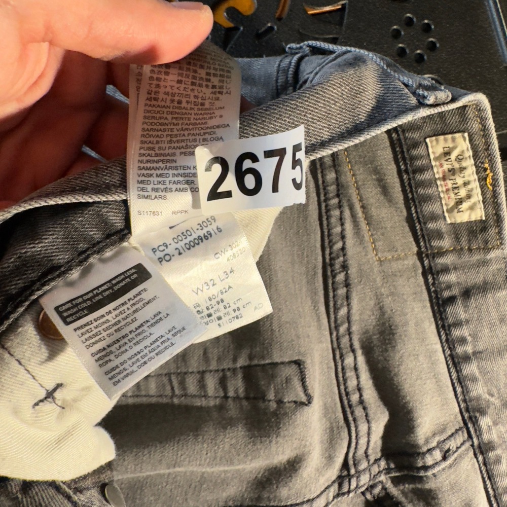 Levi's Premium 501 Original Fit Jeans Mens 32x34 Grey Straight Leg Baggy Denim - Picture 3 of 6